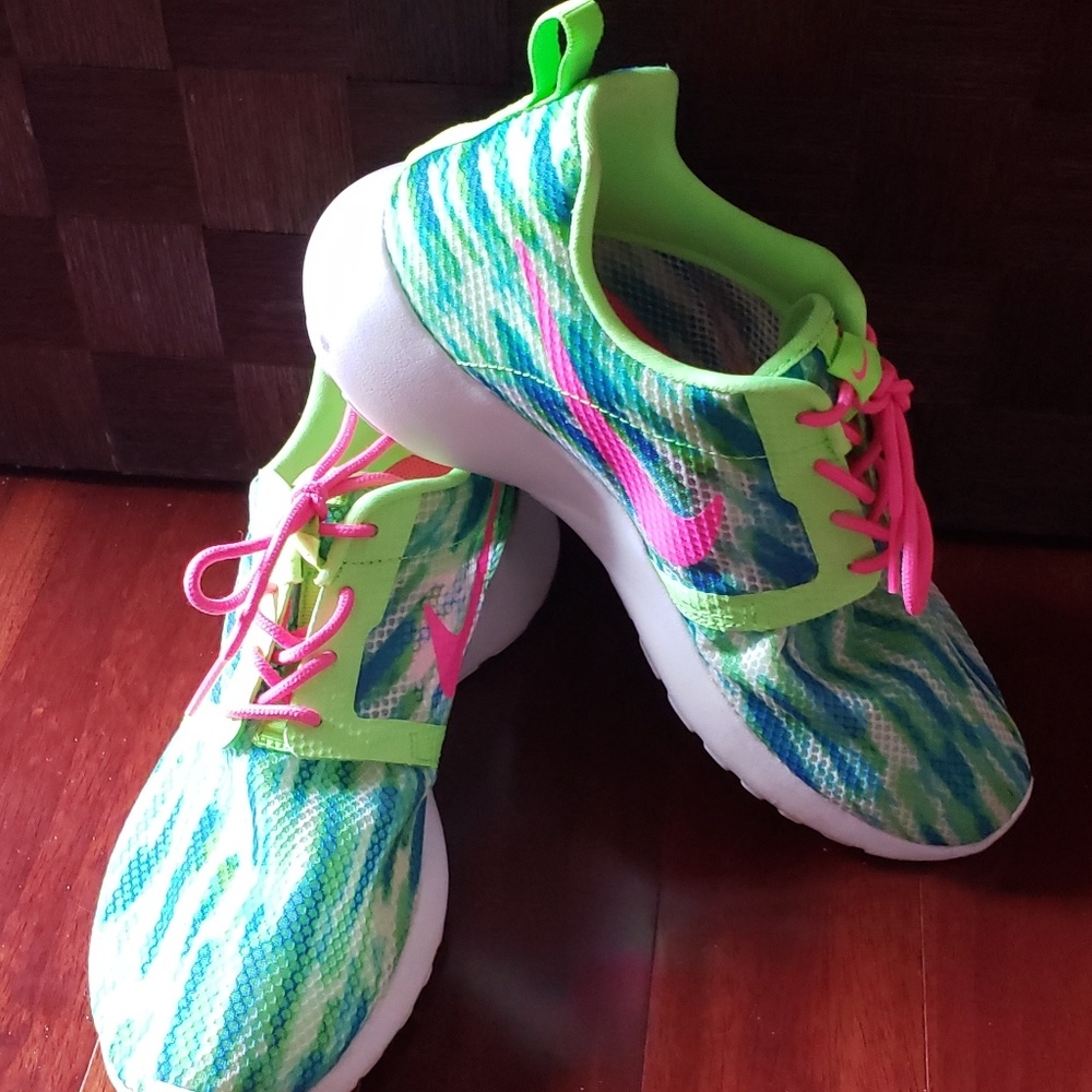 Nike free runs